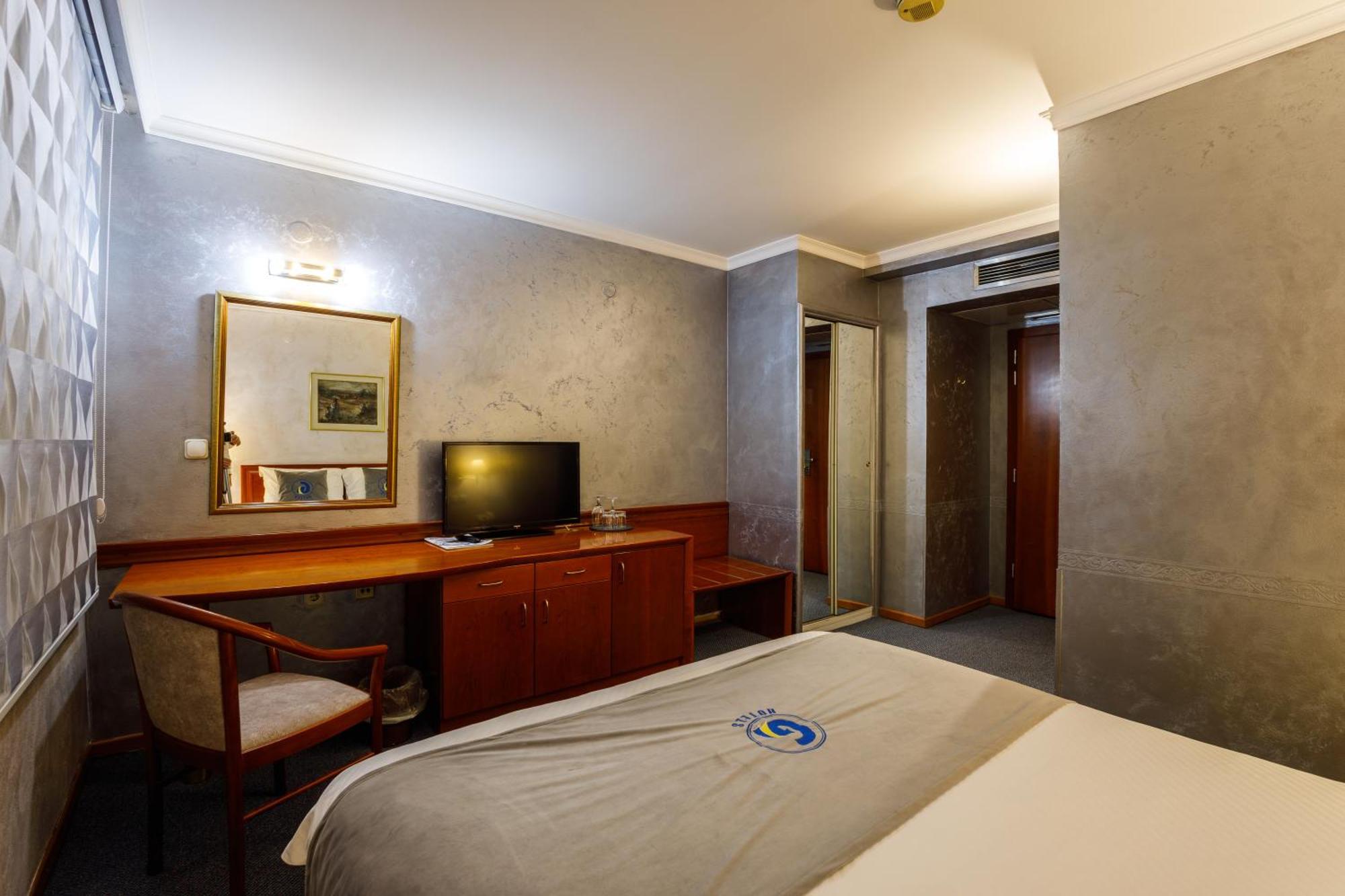 Grand Hotel スコピエ エクステリア 写真